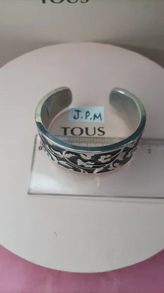 Pulsera Tous plata y esmalte negro diseño floral