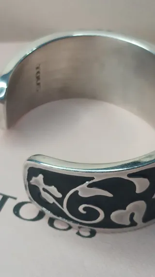 Pulsera Tous plata y esmalte negro diseño floral
