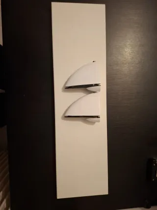 Mensola bianca a parete