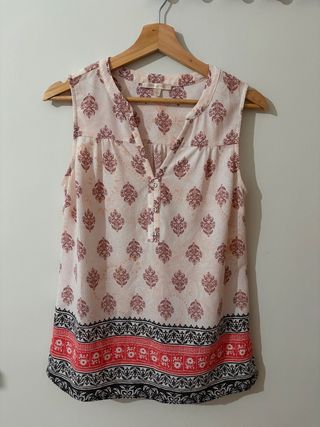 Blusa sin mangas con estampado floral
