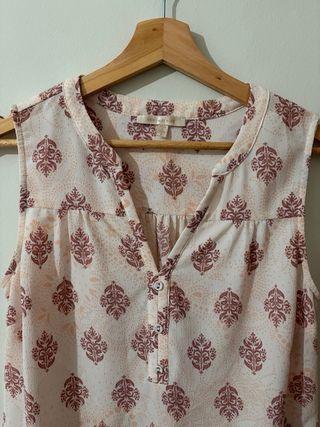 Blusa sin mangas con estampado floral