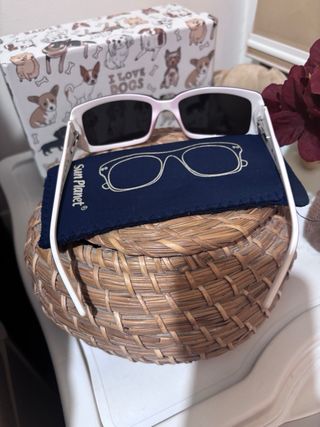 Gafas de sol Vogue negras y blancas