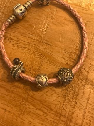 Pulsera Pandora Cuero Rosa con Charms 18 cm