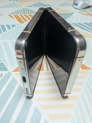 Samsung Galaxy Z Flip 5