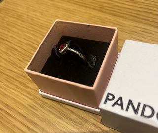 Anillo Pandora Corazón Rojo