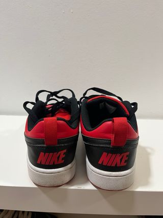 Zapatillas Nike Rojas y Negras
