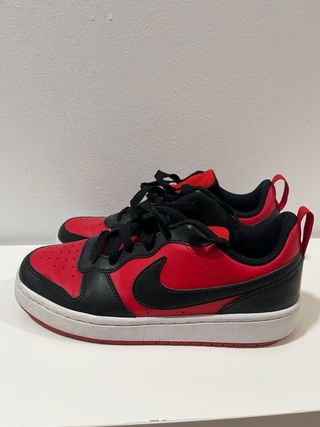 Zapatillas Nike Rojas y Negras