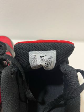 Zapatillas Nike Rojas y Negras