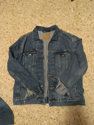 Lote Vaqueros,chaqueta y camiseta Zara Hombre Tal