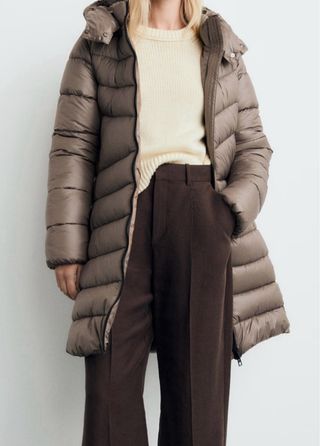 Anorak MNG acolchado largo con capucha