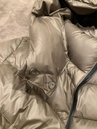 Anorak MNG acolchado largo con capucha