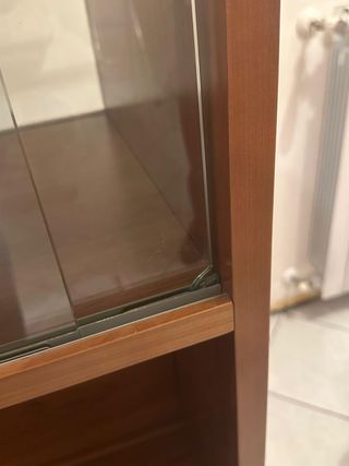 Libreria con vetrine scorrevoli