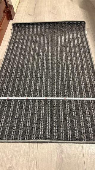 Alfombra de rayas gris y blanco