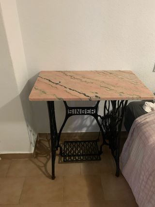Mesa Singer Mármol y Metal