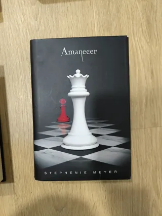 Crepúsculo. Luna nueva. Eclipse. Amanecer.