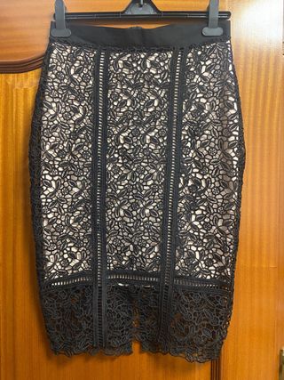 Falda tubo encaje negro y beige