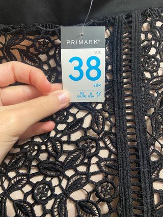 Falda tubo encaje negro y beige