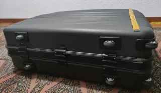 Maleta de viaje gris oscuro