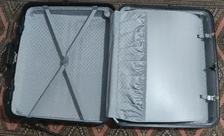 Maleta de viaje gris oscuro