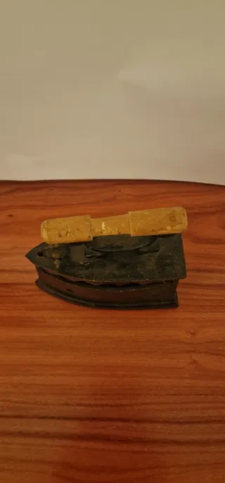 Plancha antigua de carbón