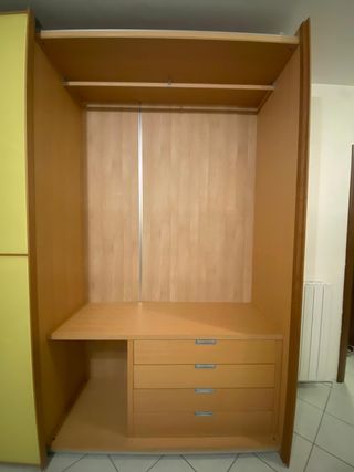 Armadio ante scorrevoli con cassettiera