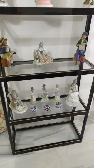 ESTANTERÍA DE ALUMINIO Y BALDAS DE CRISTAL