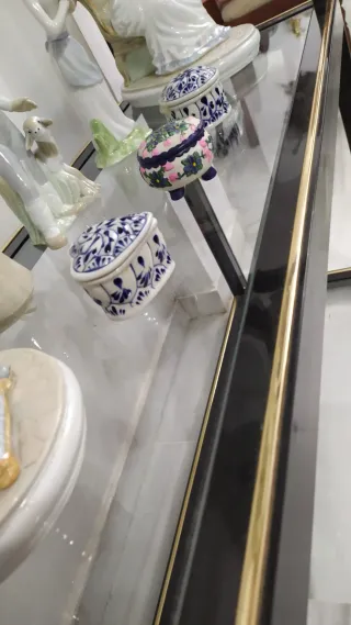 ESTANTERÍA DE ALUMINIO Y BALDAS DE CRISTAL