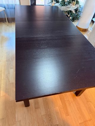 Mesa de comedor negra con 4 sillas
