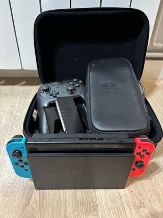 Nintendo Switch Azul/Rojo Casi Nueva
