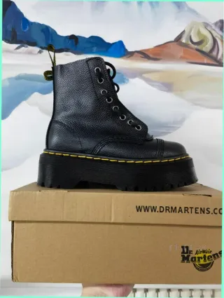 Botas Dr. Martens Negras Clásicas