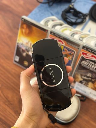PSP 3004 Black + Carregador + Jogos