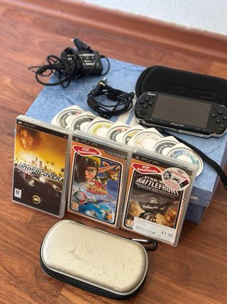 PSP 3004 Black + Carregador + Jogos