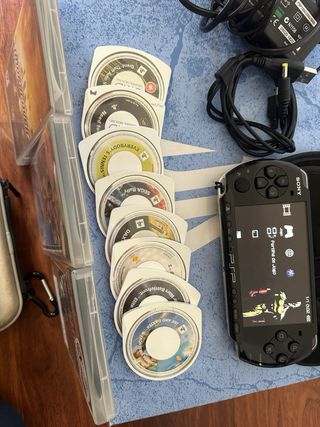 PSP 3004 Black + Carregador + Jogos