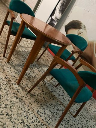 Mesa y 3 sillas vintage