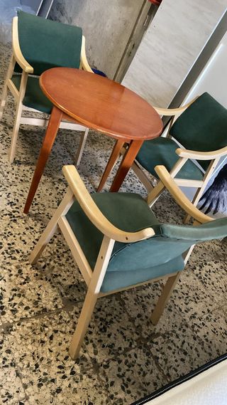 Mesa y 3 sillas vintage