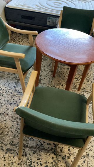 Mesa y 3 sillas vintage