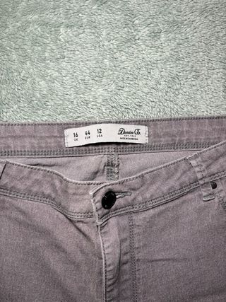 Pantalones vaqueros grises