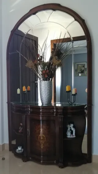 Mueble de entrada con espejo