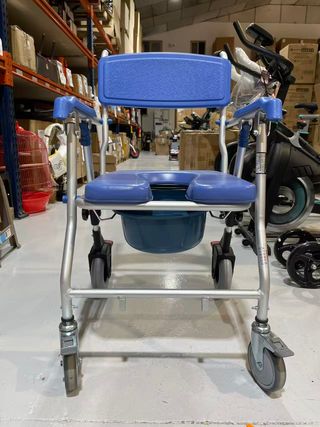 Silla de ducha portátil con ruedas