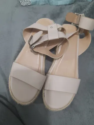Sandalias Beige