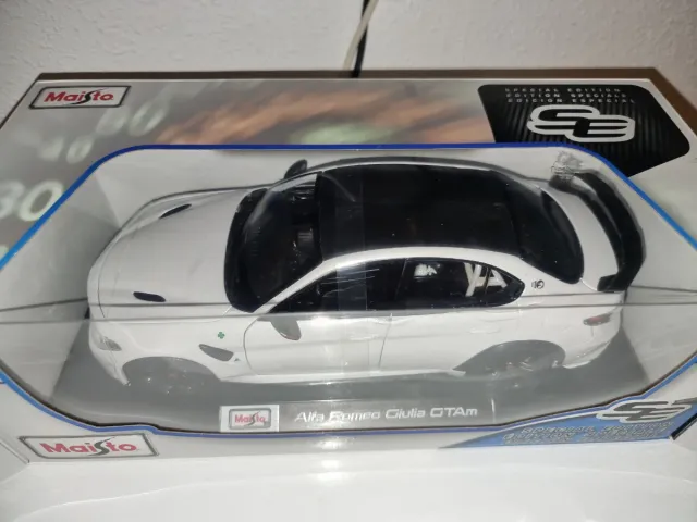 Alfa Romeo Giulia GTAm 1:18 Maisto Edición Especia