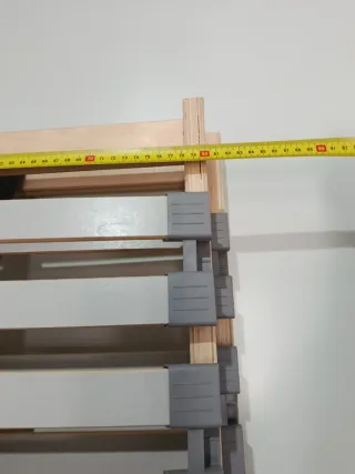 Dos Somieres de madera y estantería