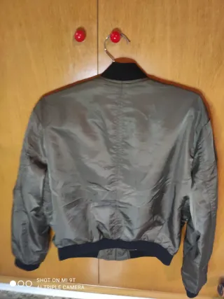 Chaqueta Bomber Zara Verde Oliva