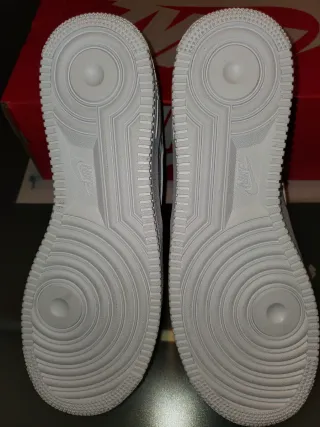 Nike Air Force 1 Triple White