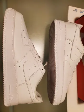 Nike Air Force 1 Triple White