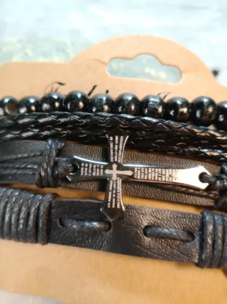 Bracciale pelle multifilo con croce