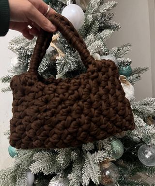 Borsa uncinetto con borsello marrone