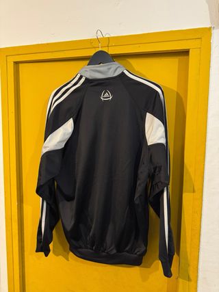 chaqueta madrid  Adidas Vintage Negra y Gris