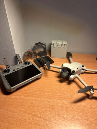 Dron DJI Mini Pro 4