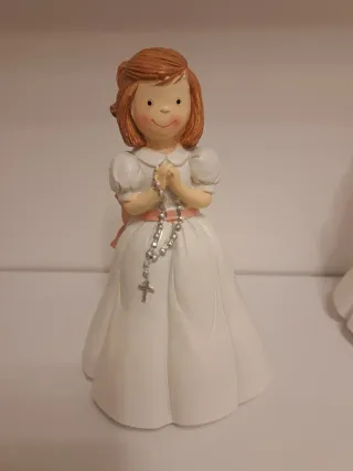 Figura niña comunión rezando